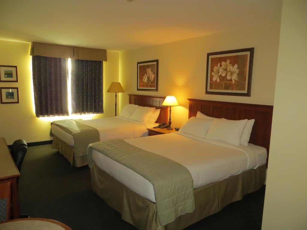 Hotel St-Bernard Saint-Bernard-de-Lacolle Værelse billede