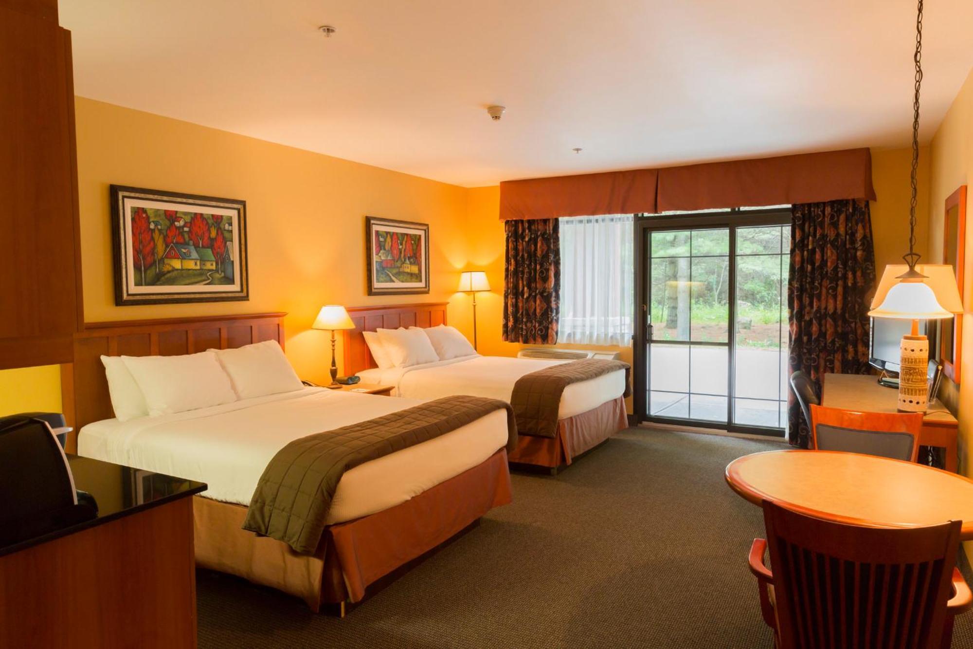 Hotel St-Bernard Saint-Bernard-de-Lacolle Eksteriør billede